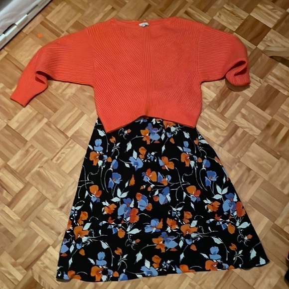 Joie skirt and jumper set - Picture 10 of 16